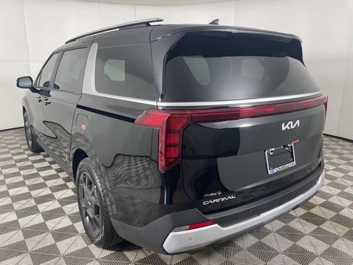 2025 Kia Carnival Hybrid EX