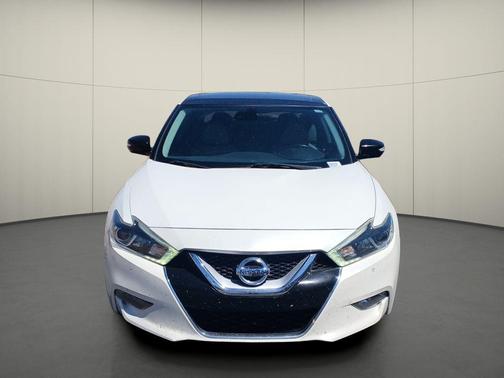 Pearl White 2017 Nissan Maxima 3.5 Platinum