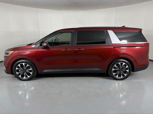 Flare Red 2024 Kia Carnival EX