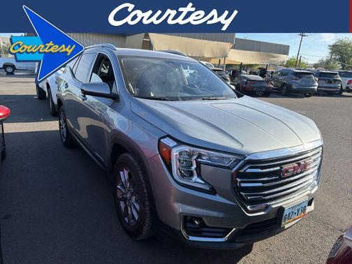 Sterling Metallic 2024 GMC Terrain SLT
