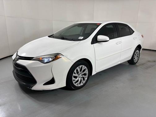 Super White 2017 Toyota Corolla LE