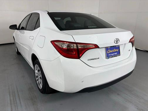 Super White 2017 Toyota Corolla LE
