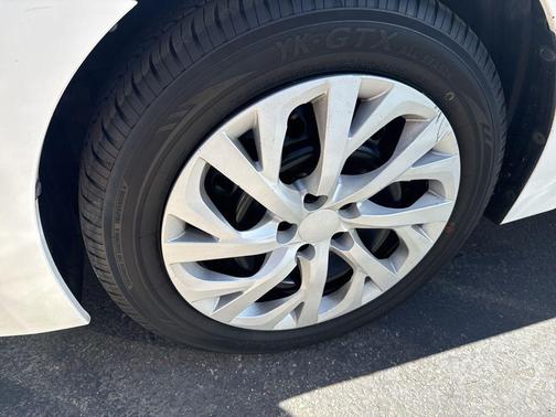 White 2017 Toyota Corolla LE