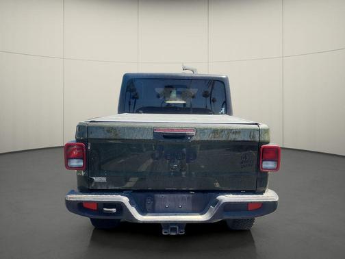 Sarge Green Clearcoat 2023 Jeep Gladiator Willys 4x4