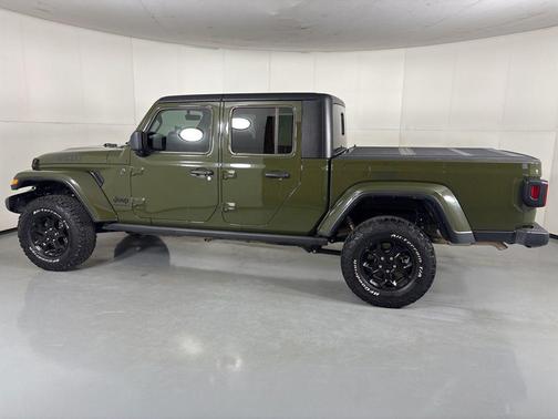 Sarge Green Clearcoat 2023 Jeep Gladiator Willys 4x4