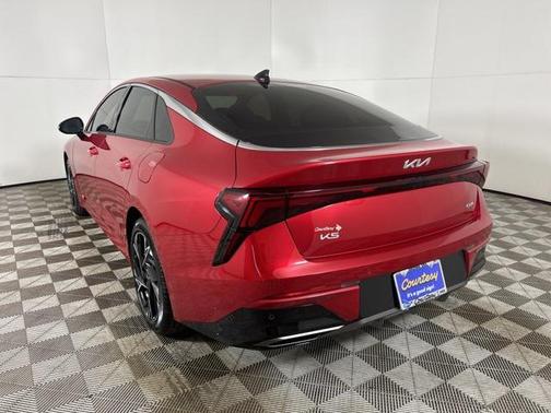 2025 Kia K5 GT-Line