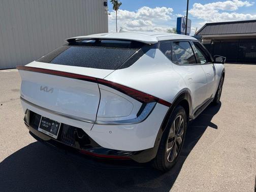 Snow White Pearl 2023 Kia EV6 Wind