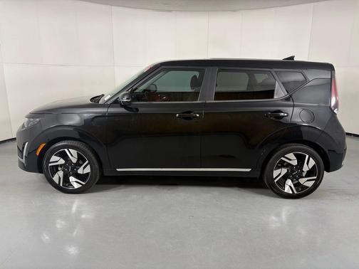 Fusion Black 2024 Kia Soul GT-Line