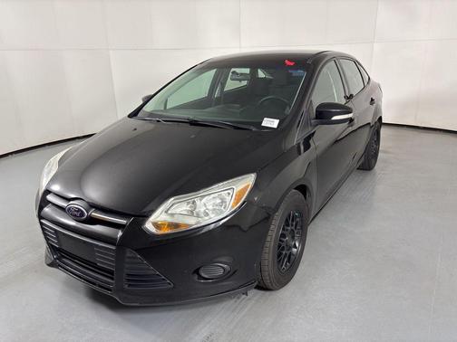 Tuxedo Black Metallic 2014 Ford Focus SE