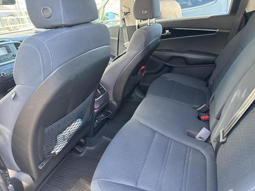 2018 Kia Sorento LX