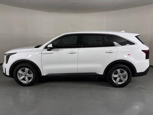 Glacial White Pearl 2026 Kia Sorento LX