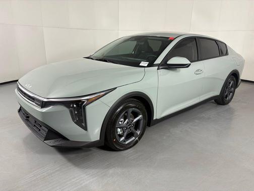 Morning Haze 2026 Kia K4 LXS