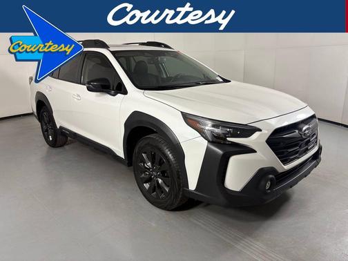 Crystal White Pearl 2025 Subaru Outback Onyx Edition