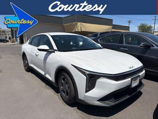 Snow White Pearl 2025 Kia K4 LXS