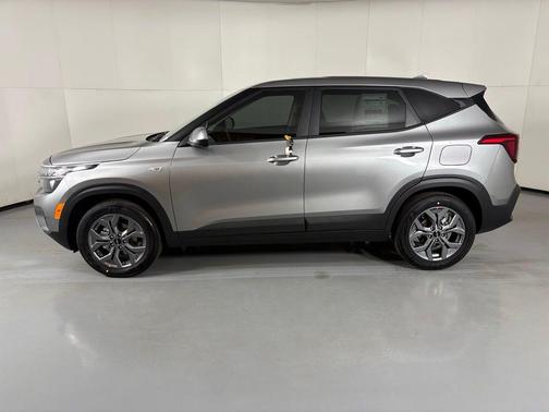 Steel Gray 2026 Kia Seltos LX