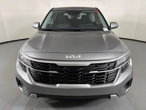 Steel Gray 2026 Kia Seltos LX