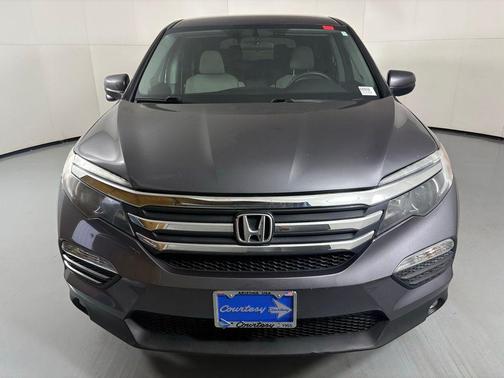 Lunar Silver Metallic 2017 Honda Pilot EX