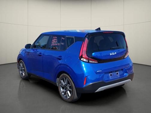 Neptune Blue 2024 Kia Soul EX