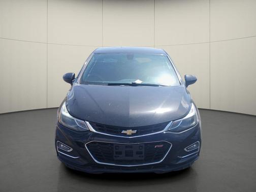 Black 2017 Chevrolet Cruze LT