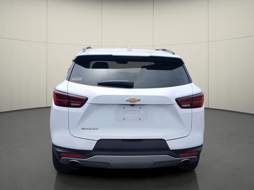 Summit White 2023 Chevrolet Blazer 2LT