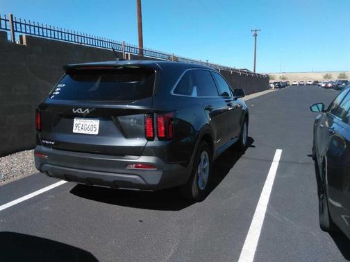 2023 Kia Sorento LX