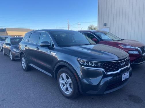 2023 Kia Sorento LX