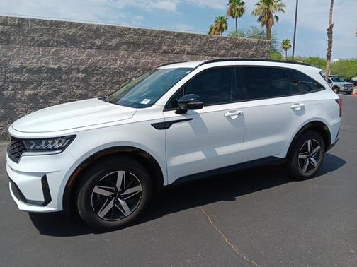 2023 Kia Sorento S