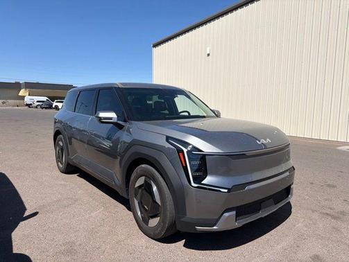 Pebble Gray 2024 Kia EV9 Light Long Range