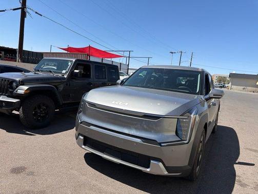 Pebble Gray 2024 Kia EV9 Light Long Range
