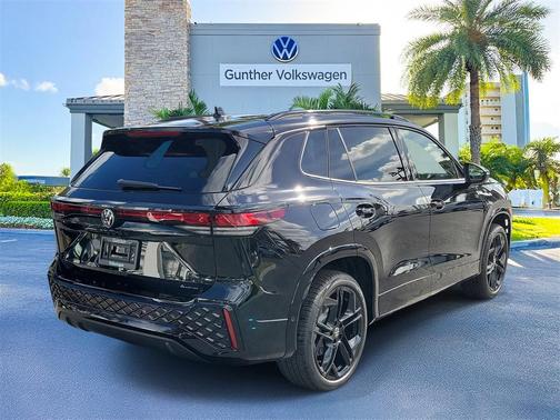 2026 Volkswagen Tiguan 2.0T SE R-Line Black