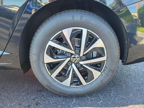 Deep Black Pearl Effect 2026 Volkswagen Jetta 1.5T S