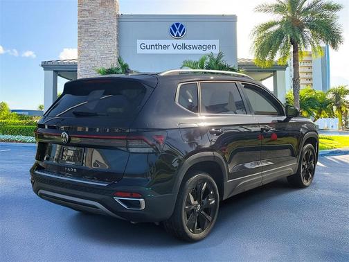 2025 Volkswagen Taos 1.5T SE