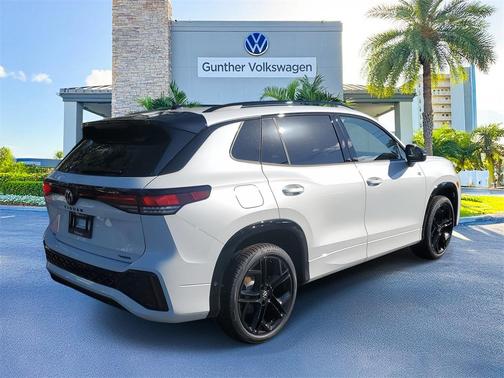 2025 Volkswagen Tiguan 2.0T SE R-Line Black