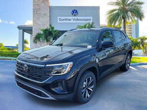 Deep Black Pearl 2026 Volkswagen Atlas Cross Sport 2.0T SE