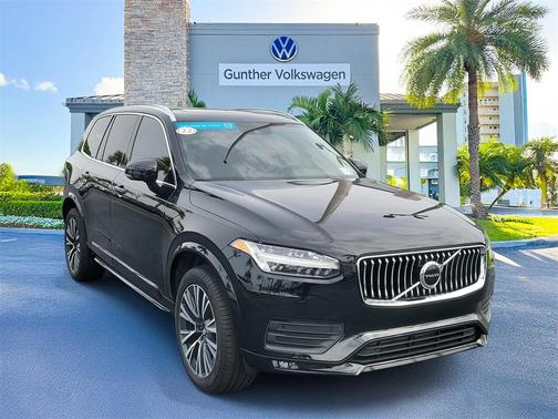 2022 Volvo XC90 T5 Momentum 7 Passenger