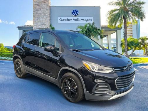 Mosaic Black Metallic 2020 Chevrolet Trax LT
