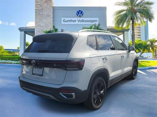 2025 Volkswagen Taos 1.5T SE