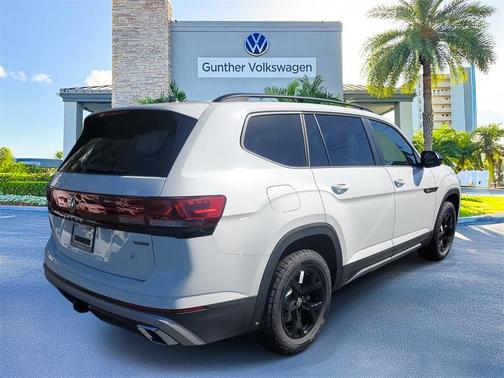 2025 Volkswagen Atlas 2.0T Peak Edition