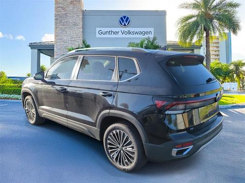 2025 Volkswagen Taos 1.5T SE