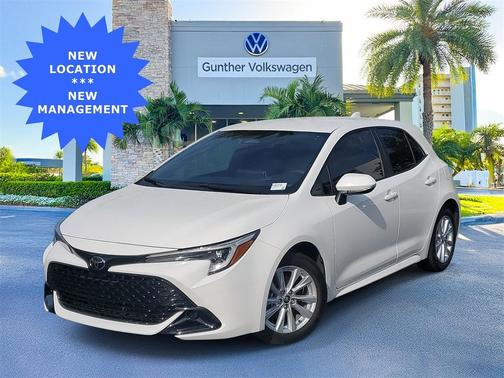 2025 Toyota Corolla Hatchback SE