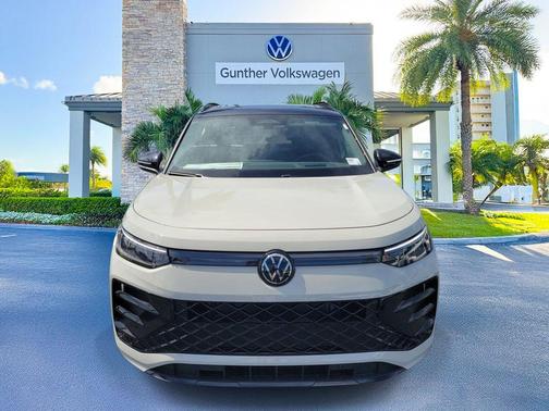 Sandstone 2026 Volkswagen Tiguan 2.0T SE R-Line Black