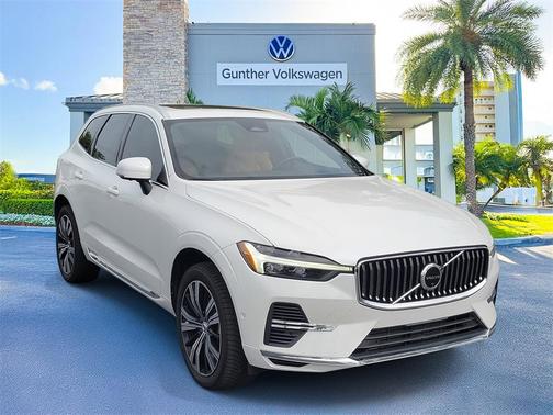 2022 Volvo XC60 Recharge Plug-In Hybrid T8 Inscription Extended Range