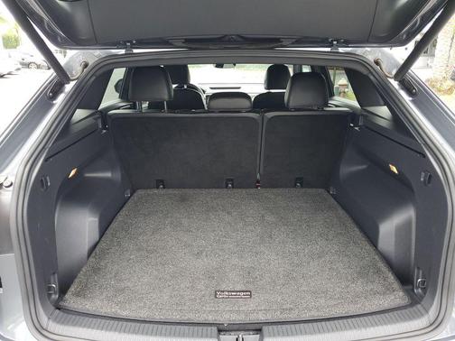 2021 Volkswagen Atlas Cross Sport 2.0T SE w/Technology