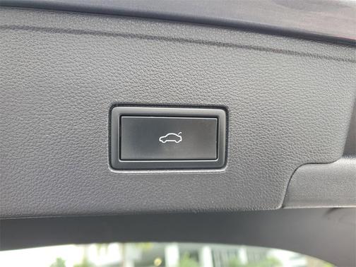 2021 Volkswagen Atlas Cross Sport 2.0T SE w/Technology