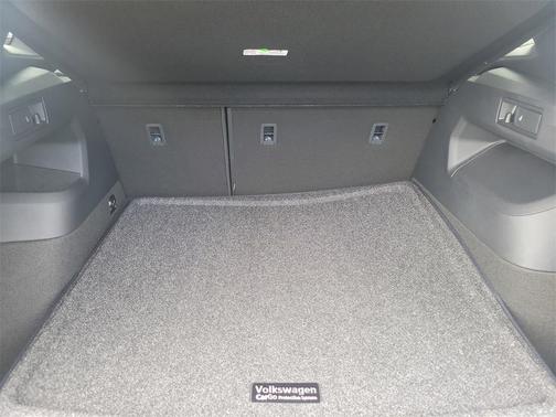 2026 Volkswagen Tiguan 2.0T SEL R-Line