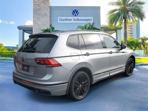 2022 Volkswagen Tiguan 2.0T SE R-Line Black