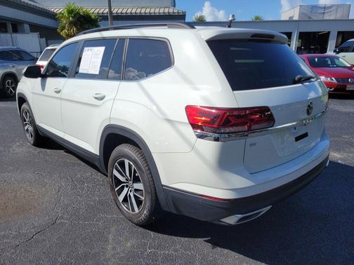Pure White 2023 Volkswagen Atlas 2.0T SE