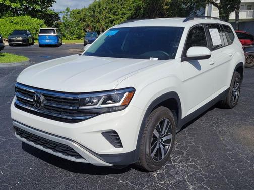 Pure White 2023 Volkswagen Atlas 2.0T SE