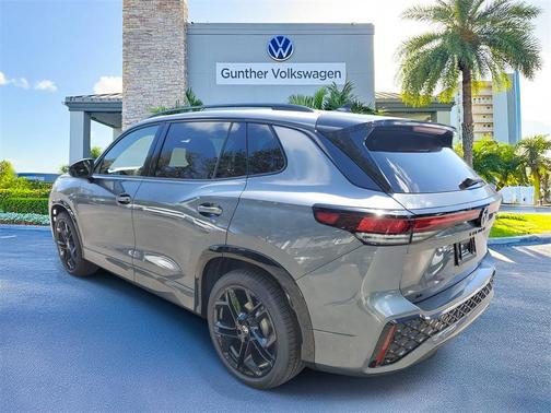 2025 Volkswagen Tiguan 2.0T SE R-Line Black