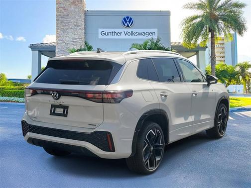 2026 Volkswagen Tiguan 2.0T SEL R-Line